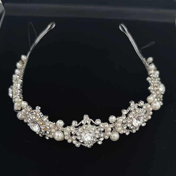 Elegant Silver Pearl Headband